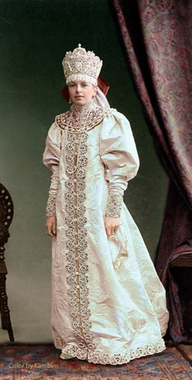 Цветные фото с бала 1903 года (подборка)