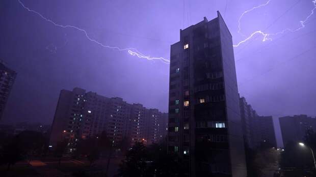 На Бишкек обрушилась сильная буря