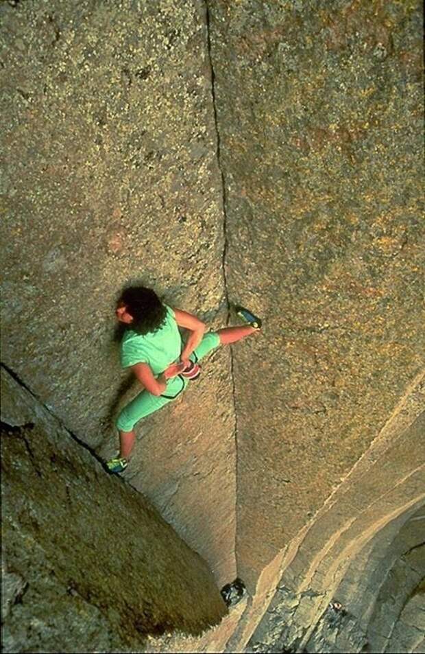 Спортивное скалолазание (англ. Sport climbing) — разновидность скалолазания, суть которого состоит в организации и проведении соревнований по определённым правилам