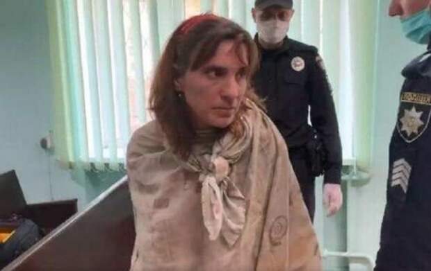 Жуткое убийство: задержанная с отрезанной головой дочери женщина устроила скандал в суде (ВИДЕО, ФОТО 18+) | Русская весна