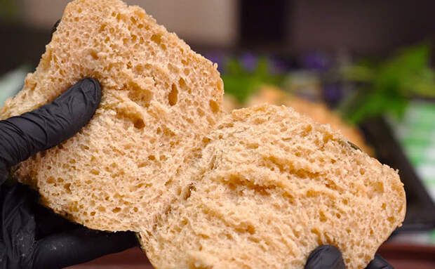 Мини-булочки вместо вечно черствого хлеба: пышные внутри и с хрустящей корочкой, а теста замешивать не нужно