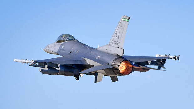 Командующий дивизионом ВС России сообщил об уничтожении F-16 ВСУ ракетами С-300