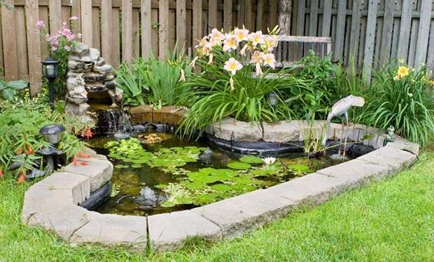 Симпатичная идея создать удобный и красивый фонтан, то что понравится и украсит общий вид во дворе.
