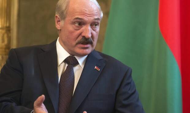 СМИ: Лукашенко сделали операцию на коленном суставе СМИ: Лукашенко сделали операцию на коленном суставе