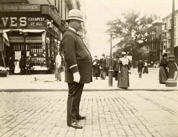 Какой была уличная жизнь Нью-Йорка 1896 года можно увидеть на редких фотографиях Элис Остин