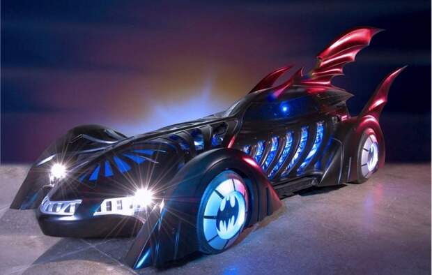 В фильме Batman Forever в 1995 году был уже другой автомобиль. Его придумала Barbara Ling: batman, Бэтмобиль, авто, автомобили, бэтмен, кинотачки, комиксы, супергерой