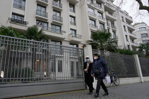 Во Франции разгорается скандал вокруг частных домов престарелых