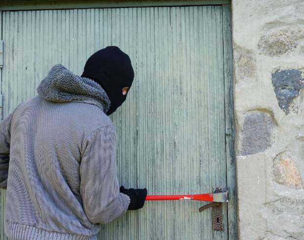 В Севастополе полицейские задержали подозреваемых в квартирных кражах