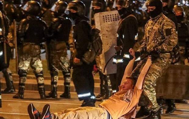 Французские СМИ: «Теперь только щедрость Кремля спасет Лукашенко»