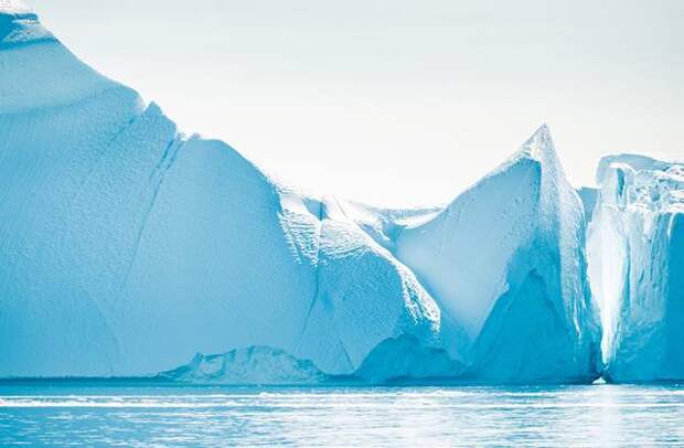 Айсберг размером с Петербург откололся от шельфового ледника Антарктиды
