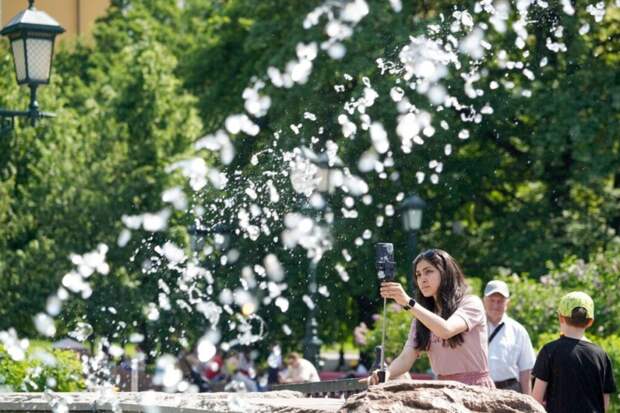 Диетолог перечислила правила употребления воды в жару