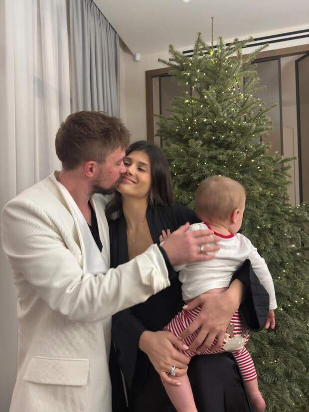 Жена Александра Петрова показала редкие семейные фотографии