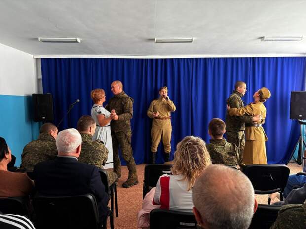 Артисты Иркутского музтеатра выступили в прифронтовых районах