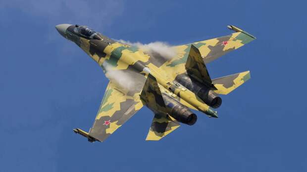 В воздухе самолёт Су-35. Фото для иллюстрации из открытых источников.
