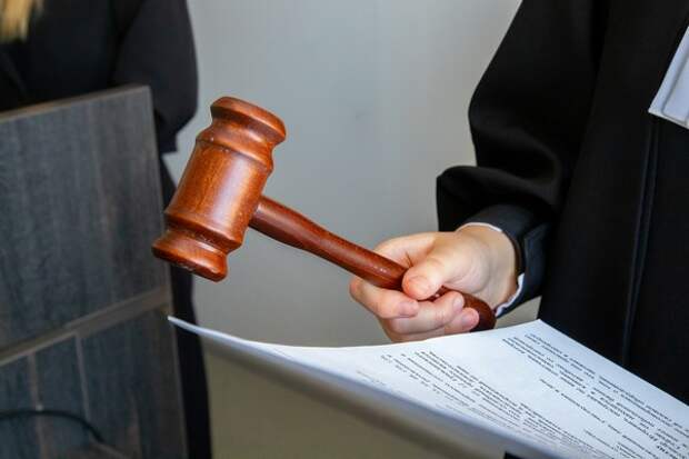 Мещанский суд Москвы объявил в розыск основателя Moulin Villa Илью Петрова