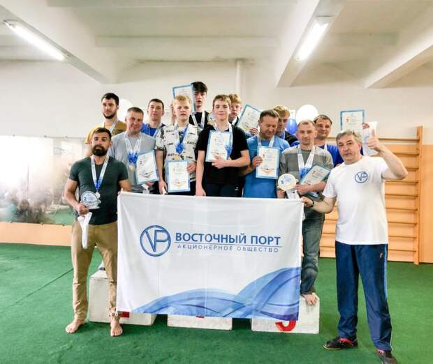 «Восточный Порт» провел соревнования по плаванию памяти Геннадия Жебелева
