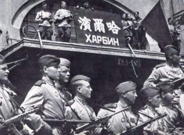 Советские освободители в Китае, август 1945 года