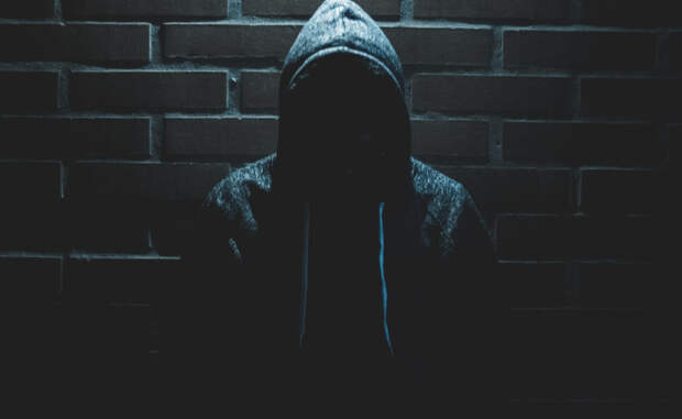 Что произошло в Домодедово: неизвестные с автоматами похитили людей и деньги