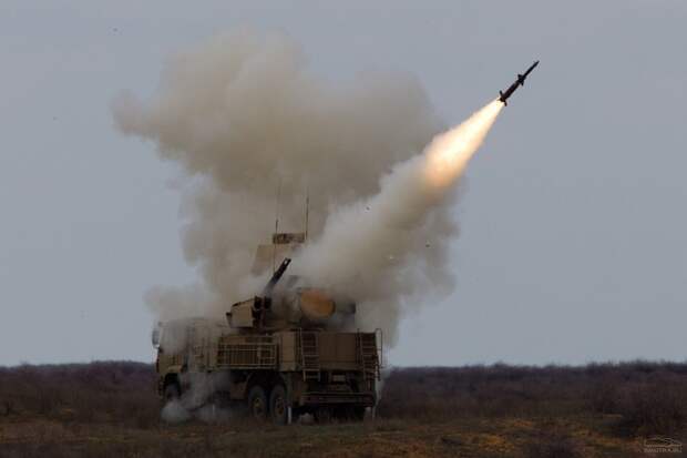 Первое боевое: «Панцирь-С1» сбил вражеские ракеты на авиабазе Хмеймим