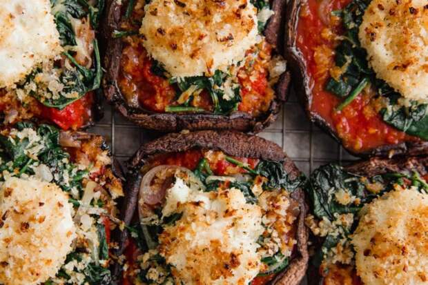 Шампиньоны, фаршированные сыром