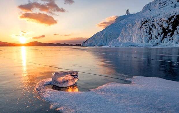 Байкал прекрасен и летом, и зимой. /Фото: inosmi.ru