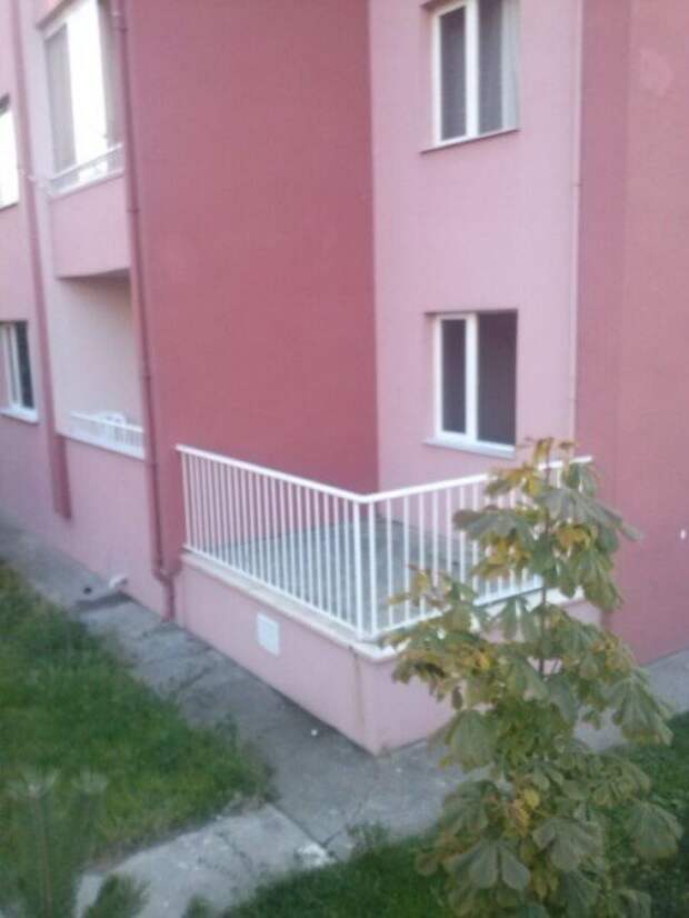Странные решения в архитектуре и дизайне, которые обернулись провалом