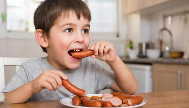 "Белый список" сосисок Роскачества: Эксперты проверили, какие из них можно покупать без опаски