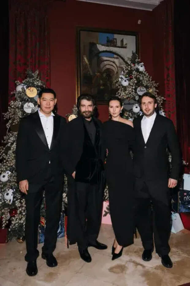 Евгений Сангаджиев, Максим Матвеев, Ксения Андрианова с гостем вечера