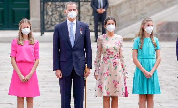 Король Филипп и королева Летиция с дочерьми отметили День Святого Иакова в Галисии