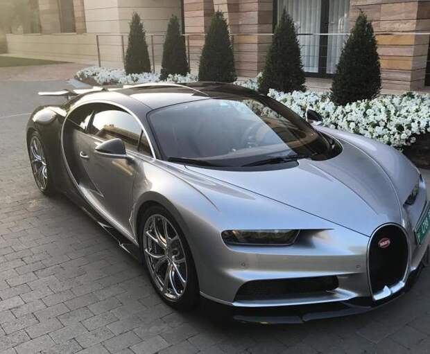 Гиперкар Bugatti Chiron футболиста Криштиану Роналду. | Фото: instagram.com.