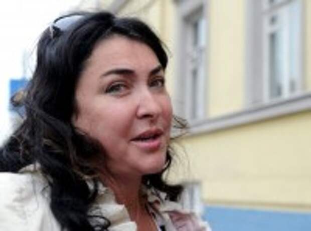 Лолита Милявская спела у станции метро в неадекватном состоянии Лолита Милявская спела у станции метро в неадекватном состоянии