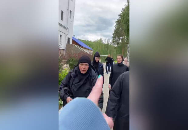 На Ксению Собчак напали в женском монастыре в Свердловской области