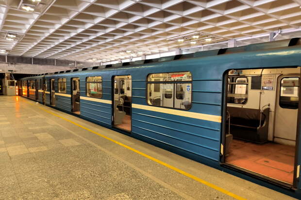 В метро Самары временно остановилось движение. По какой причине