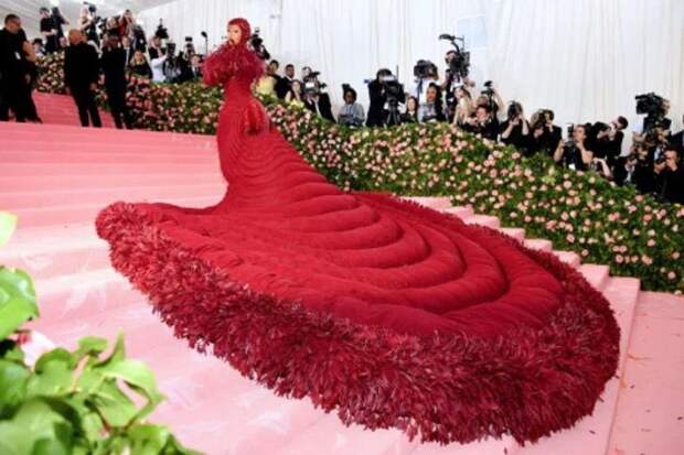 Такое увидеть можно только на Met Gala 2019: самые неординарные образы, в которых блистали звезды