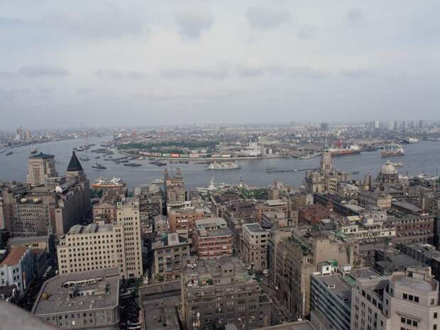 in-1987-the-shanghai-district-of-pudong-was-far-from-developed-its-that-marshy-area-on-the-other-side-of-the-huangpu-river-opposite-of-the-bund