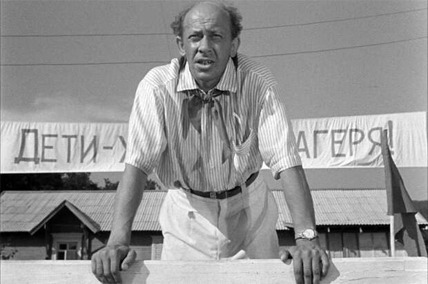 Евгений Евстигнеев в фильме «Добро пожаловать, или Посторонним вход воспрещён», 1974 год
