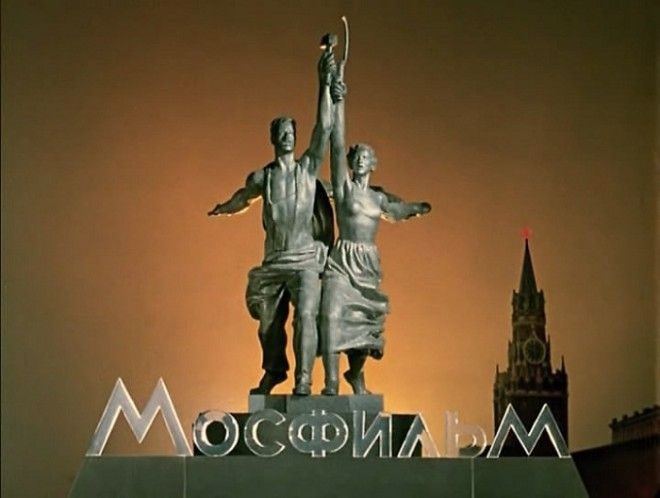 «Рабочий и колхозница» стали символом и брендом киностудии «Мосфильм» (Монумент «Рабочий и колхозница»). | Фото: ideaguide.ru.
