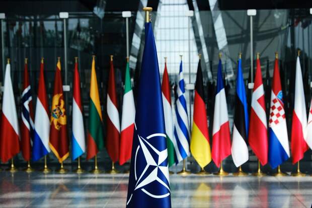 CDS: НАТО планирует на саммите отказаться от ввода войск на Украину