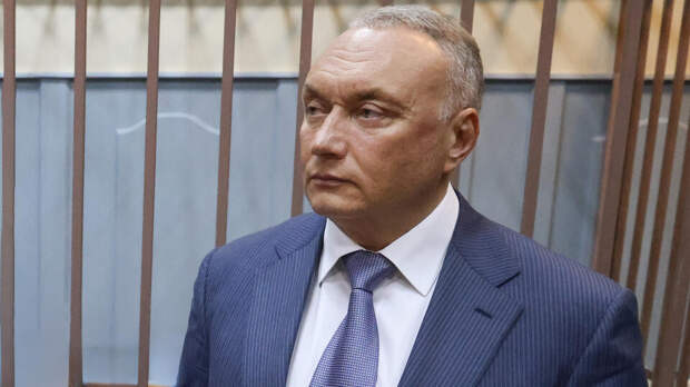 У экс-сенатора Совфеда Савельева требуют изъять более 600 млн рублей