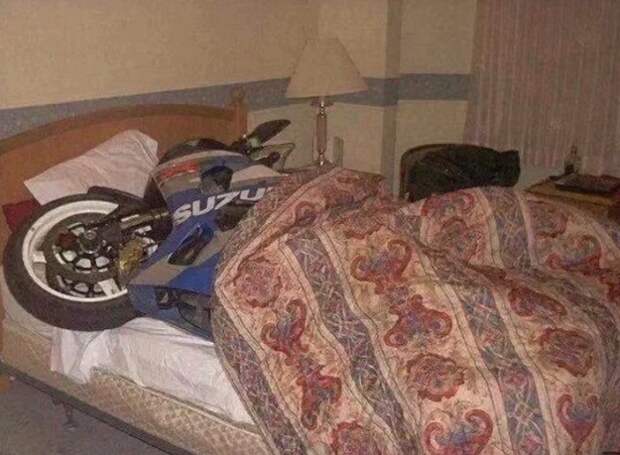 Когда, приехав с байкерской тусы, понимаешь, что своими ногами до постели уже не дойдешь смешно, фото, шутки