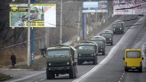 Военные машины рядом с городом Макеевка в 25 км от Донецка Военные машины рядом с городом Макеевка в 25 км от Донецка
