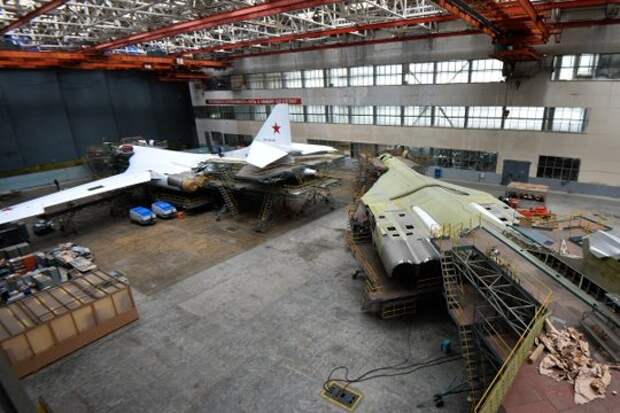 Ту-160 в цехе Казанского авиазавода