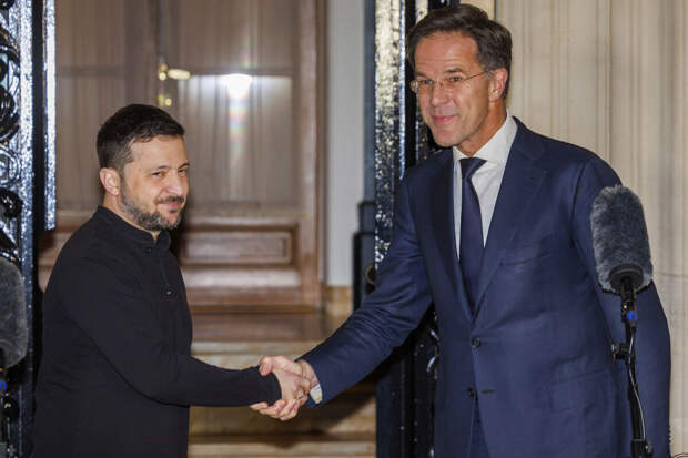 Зеленский: после удара по Харькову сотни тысяч человек остались без света