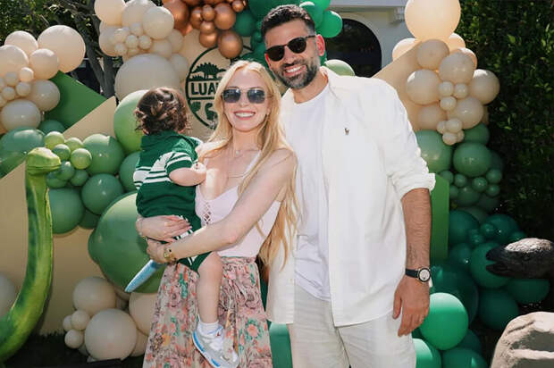 Линдси Лохан призналась, что в 17 лет была брошена на растерзание славе без защиты взрослых