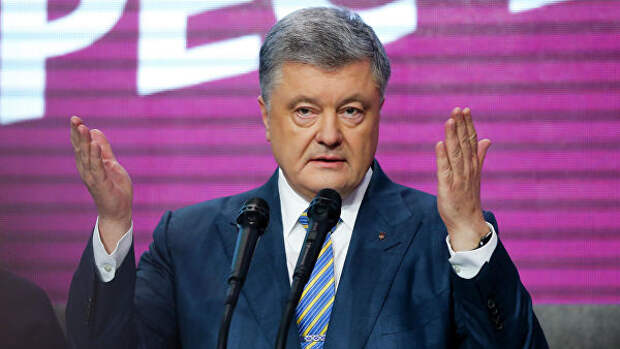 Кандидат в президенты Петр Порошенко выступает после объявления первых результатов второго тура президентских выборов на Украине
