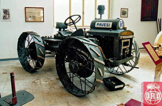 На нижнем снимке – экспериментальная версия тягача.