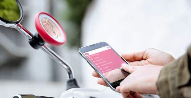 TomTom предлагает первый навигатор для скутеров Vio