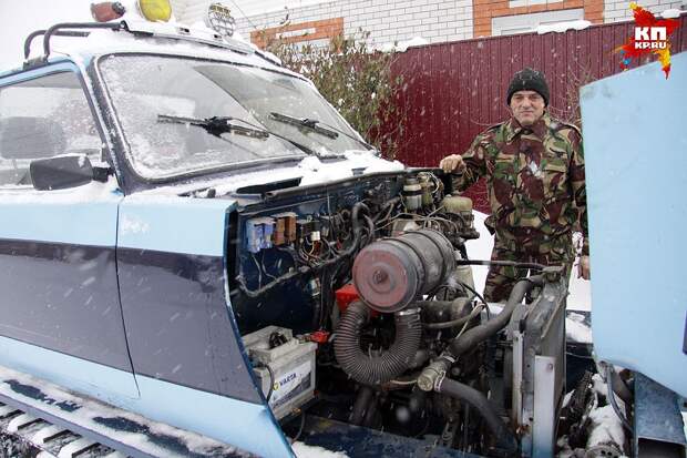 Барнаулец смастерил снегоуборочный трактор из старых «Жигулей» Фото: Олег УКЛАДОВ