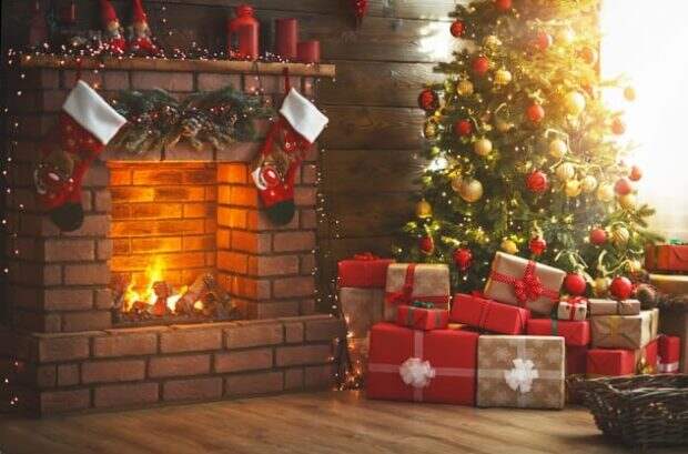 Рождественская ёлка с подарками
