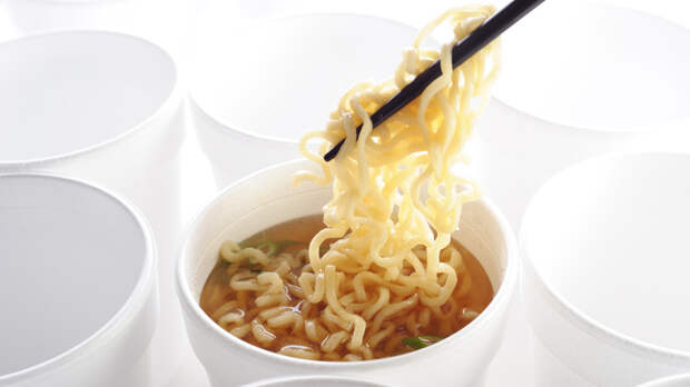 Роскачество проверит лапшу быстрого приготовления и спортивное питание